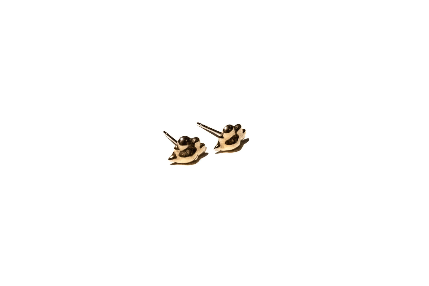 14K and 18K gold nebulous stud earrings with cloud-inspired soft-edged form