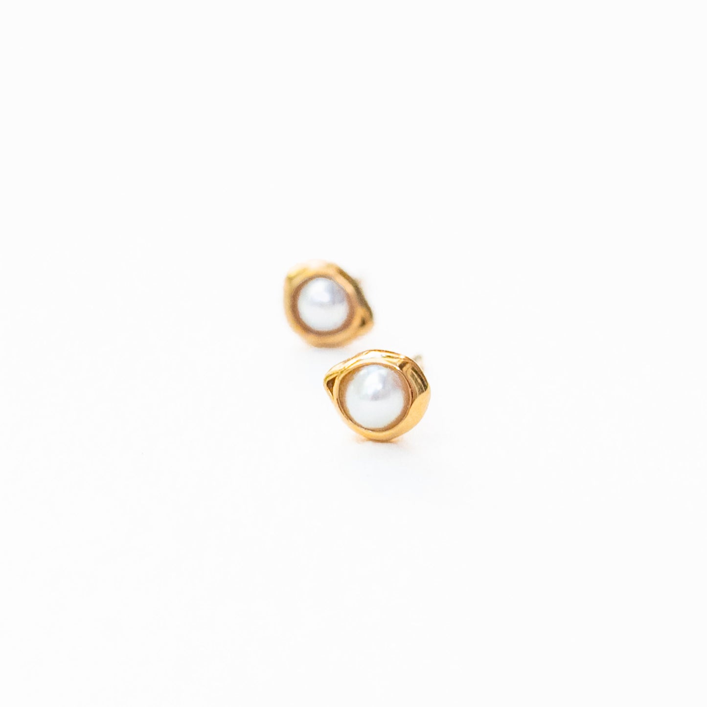 Oceanus Pearl Studs