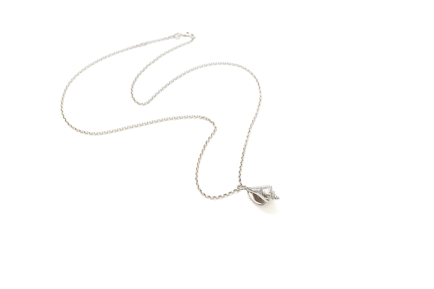 Queen conch necklace in 925 sterling silver, handcrafted luxury jewelry